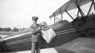 1280px-Airmail_1930s_Detroit_Smykowski