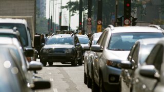 Все по-голям процент хора искат забрана за шофирането на големи коли в градска среда