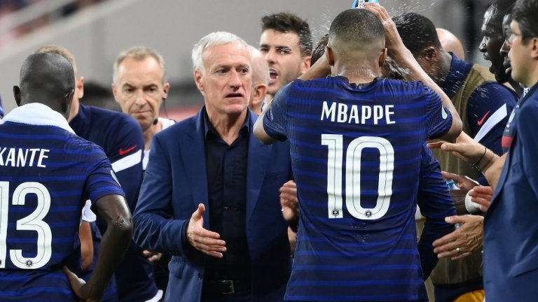 Дидие Дешан изживя най-катастрофалната вечер в треньорската си кариера. И архитектът на провала беше единствено самият той