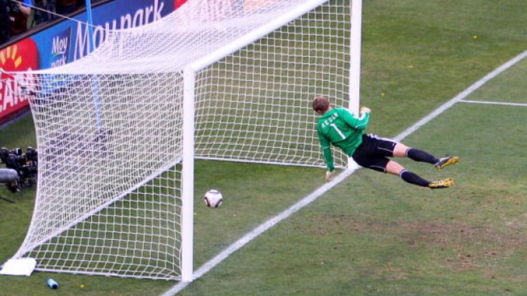 2010 г., Осминафинал на световно първенство.
Германия разпилява съперника с 4:1, но мачът се помни и с гол на Франк Лампард при 1:2, който не е признат, въпреки че топката е поне с половин метър във вратата.