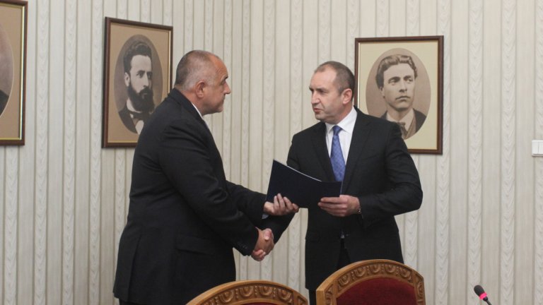 Бойко Борисов отиде при президента Румен Радев, за да му предаде предложението си за структура и състав на Министерския съвет.