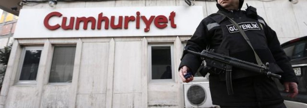 le-journal-turque-cumhuriyet-distribue-aussi-le-numero