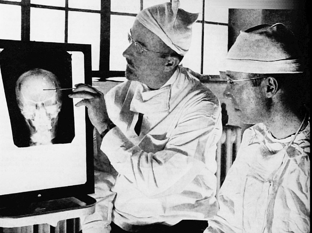 1024px-Turning_the_Mind_Inside_Out_Saturday_Evening_Post_24_May_1941_a_detail_1