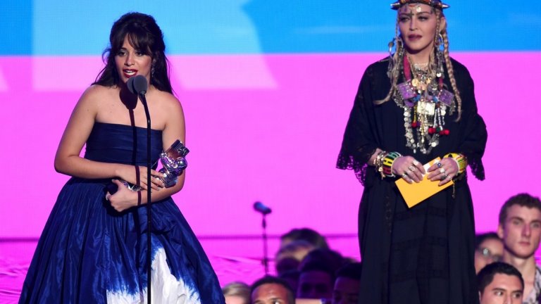 Камила Кабейо получи наградите за изпълнител на годината и най-добро видео.
