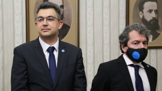 В политиката като цяло не е лесно и това е урок, който очевидно се учи най-добре, когато вече си в нея.