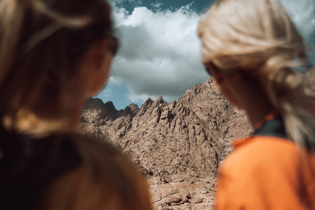 neom-r_cSTNf5ZK0-unsplash
