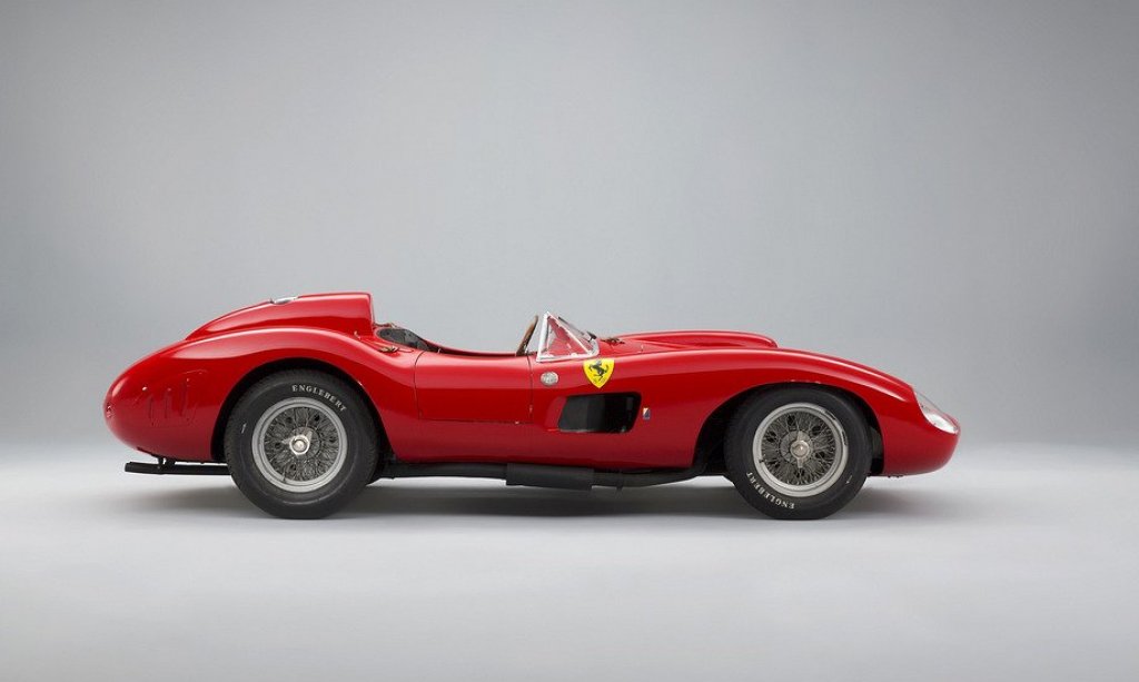 Как Меси изигра Роналдо за най-скъпия автомобил на планетата