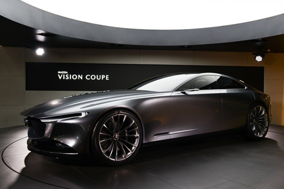 Mazda Vision Coupe 

Моделът, който току-що спечели наградата "Прототип на годината", се появи в Женева. Спортният концепт показва насоката на дизайнерското мислене на Mazda - елегантен, артистичен и изтънчен външен вид. 
