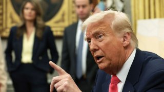 Президентът наложи 25% мито върху вносните автомобили