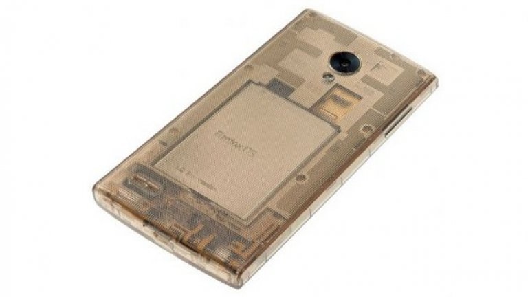 LG Fx0
Ако имате нужда от уникално изглеждащ смартфон, няма нужда да търсите повече. Първият телефон на LG с операционната система Firefox OS идва с прозрачен капак отзад. 
Може и да не е по вкуса на всеки, но със сигурност привлича погледа, а и самият телефон е с доста добри характеристики и нетрадиционна операционна система. 
Като технически данни – 4,7 инчов IPS дисплей, Snapdragon 400, който върви на 1.2GHz, 1,5GB RAM и 16 GB вътрешна памет. 
Отзад има 8MP камера, а отпред – 2,1 MP, а всичко това се захранва от 2370mAh батерия. 
Цена: N/A
Държава: Япония
Предимство: Firefox OS