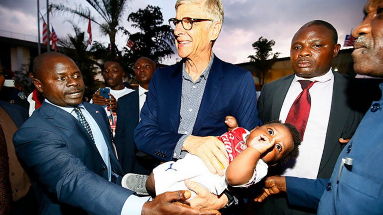 В Либерия Венгер гушна бебе, кръстено на него.