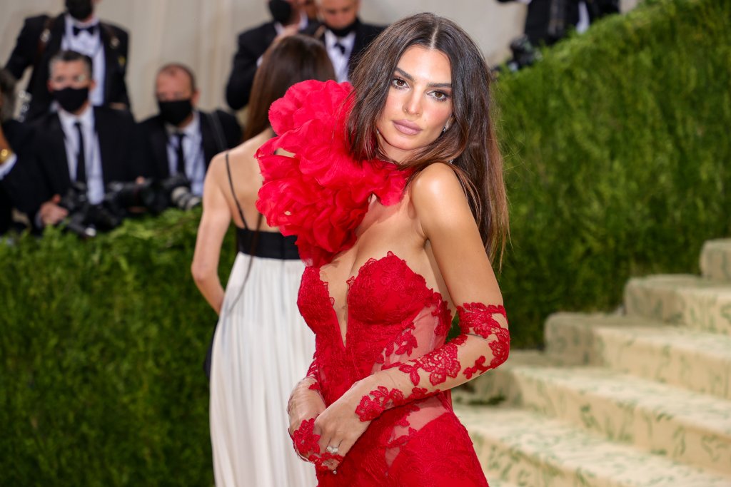 Едно от най-пищните модни събития се завърна, а в галерията можете да видите някои от най-забележителните тоалети от тази година: