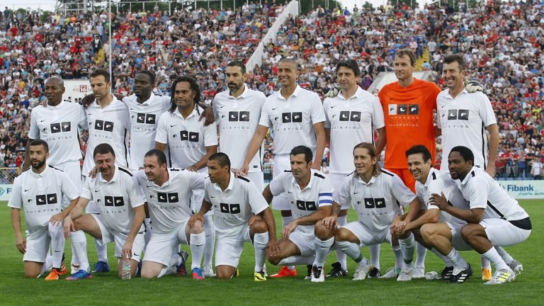 В отбора на Фиго също блестяха легендарни футболисти, а някои като Карембьо, Салгадо, Трезеге и Литманен показаха впечатляваща физическа форма