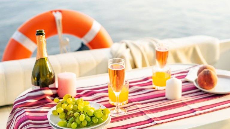 Тя знае как да сервира на принцове, шейхове и топ магнати