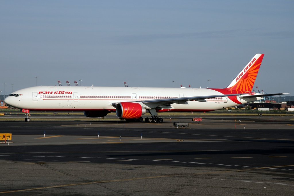 Boeing_777-337-ER,_Air_India_AN1735909