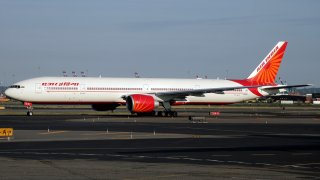 Boeing_777-337-ER,_Air_India_AN1735909