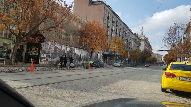 Ремонтират бул. "Дондуков" във вече ремонтираната част