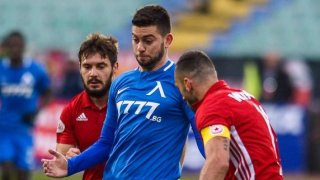 Повечето фенове отдавна говорят, че не искат бащица. Тези, които са глас пред медиите и очевидно - най-влиятелни, обаче дълго мълчаха по темата. А не е като да не са знаели какво реално се случва...