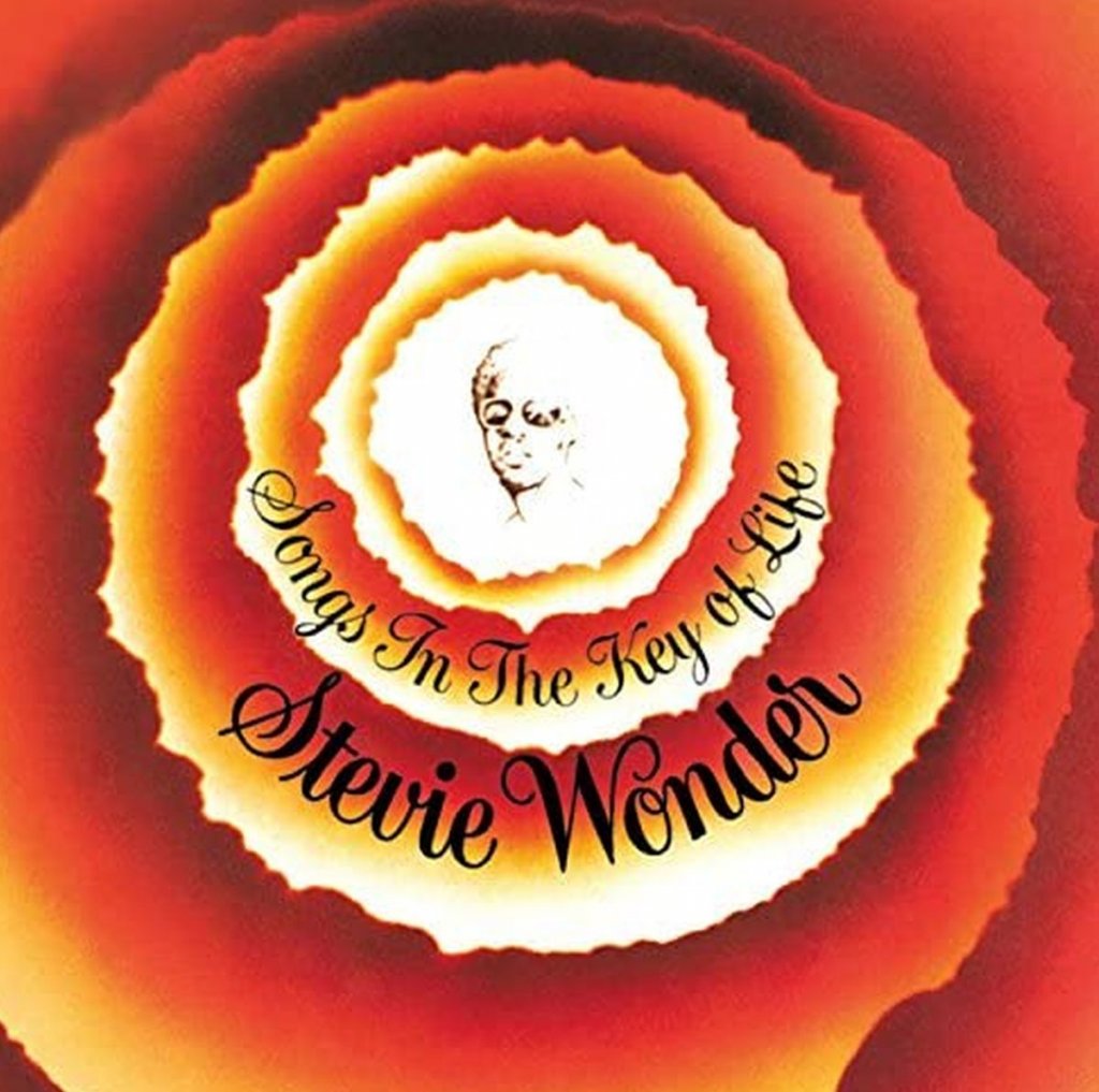 4. Stevie Wonder, 'Songs in the Key of Life' (1976 г.)

Майсторски албум, който събира в себе си широк набор от житейски преживявания - от радостта от новото дете до поклон пред музикалните герои на Уондър. Слепотата на изпълнителя не се оказва пречка за записа на песни с по няколко куплета - музикалният инженер Джон Фишбах по микрофон му чете текстове в слушалките секунди преди Уондър да ги изпее по изпълнен с мощ начин.