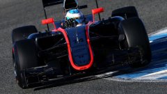 Фернандо Алонсо имаше сериозни проблеми с новия McLaren-Honda вчера