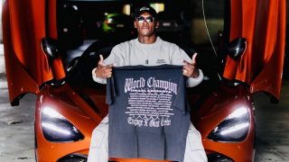 Ланец за 13 хиляди, домашно кино и кола за половин милион: Как харчи парите си един шампион в UFC