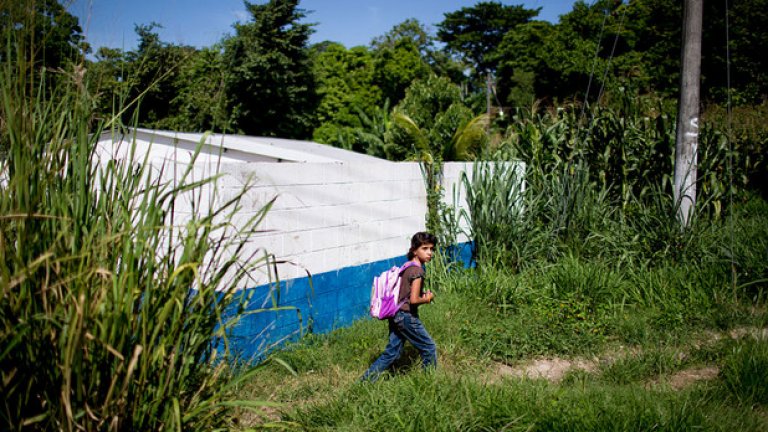 В Ел Салвадор няма война, но убийствата са всекидневие