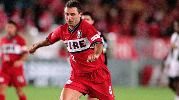 Други, играли в МЛС преди години: 
Христо Стоичков (Чикаго Файър/ДС Юнайтед, 2000-2003 г.)
Шампион: 1997 г. (Барселона – ПСЖ 1:0)
