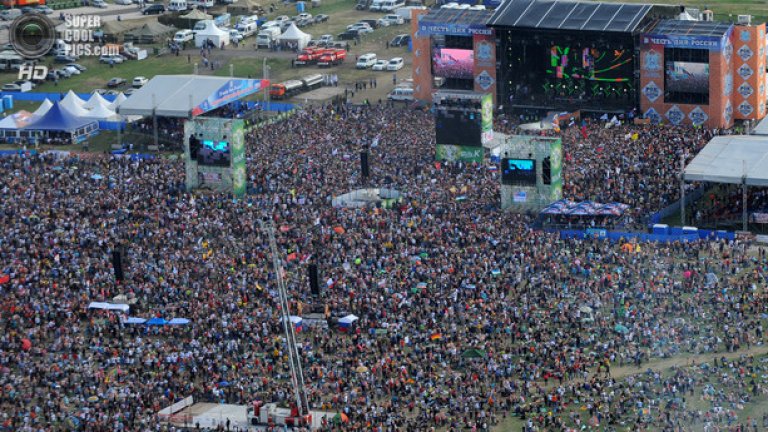 При население на Самара около милион и сто души, над 600 000 на концерт на Rammstein си прави половината град...