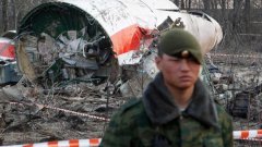 Ту-154М се е разбил още във въздуха, твърди военният министър на Полша