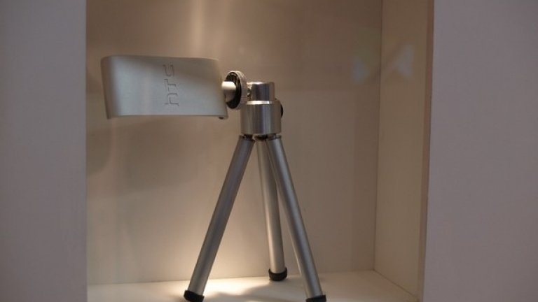Статив за HTC смартфони - сбъднатата мечта на фотогеничните блогъри.