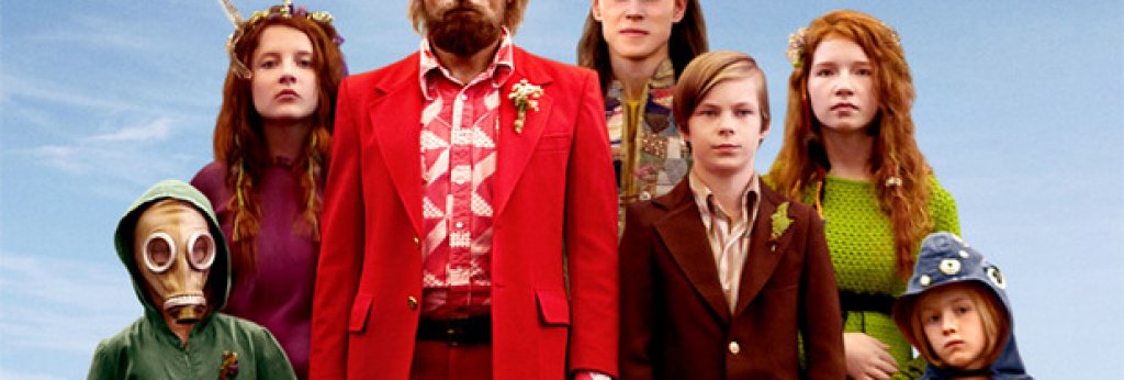 Captain Fantastic
Всеотдаен баща (Виго Мортенсен) посвещава живота си на това да превърне шестте си деца в изключителни мъже и жени. Когато обаче трагедия застига живеещото сред природата семейство, то е принудено да излезе от изолирания си рай и да започне пътуване във външния свят, който ще им даде съвсем нови уроци за живота и ще подложи на съмнение всичко, научено до момента.
Филмът задава въпроса какво означава да бъдеш родител по трогателен и забавен начин, а Виго Мортенсен изглежда идеален за ролята. Captain Fantastic вече беше показан в Кан, на „Сънданс” и на още фестивали, премиерата предстои на 8 юли.