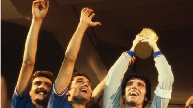 4. Джузепе Бергоми, Италия (1982, 18 години)
Бергоми приключи кариерата си с 81 мача за 

"скуадрата", но изгря на международната сцена на 

световното пред 1982 г. в Испания. До Мондиала той 

имаше 30 мача за Интер, но се представи невероятно в 

отбраната на италианците и бе с важен принос за 

световната титла.