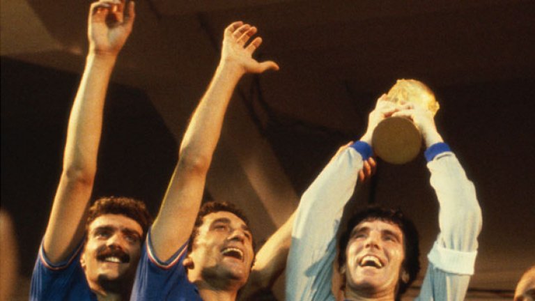 Джузепе Бергоми, Италия
Стана световен шампион през 1982-а и игра на световните през 1986-а и 1990-а, но прекара седем години (1991-1998) преди да бъде включен в състава за Мондиала.