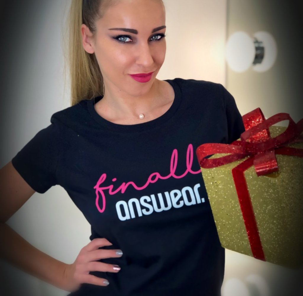 Алекс Раева