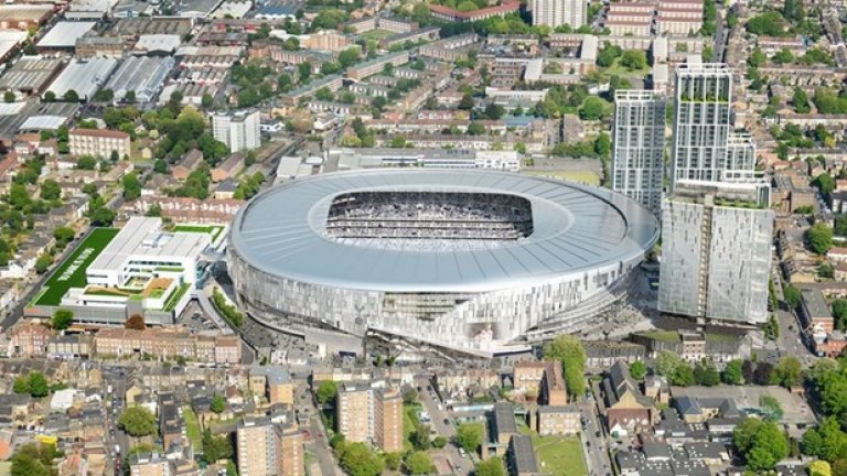 В Тотнъм се надяват да приемат Манчестър Сити на новия стадион в края на октомври.