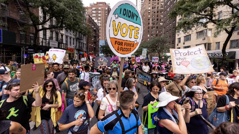 Над 75 хил. души излязоха на протест в Ню Йорк срещу климатичните промени