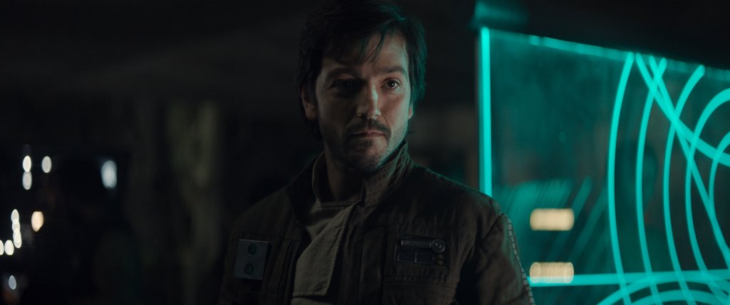 И докато го чакаме в римейка на Flatliners, под режисурата на Нилс Арден Оплев, го гледаме в Rogue One.