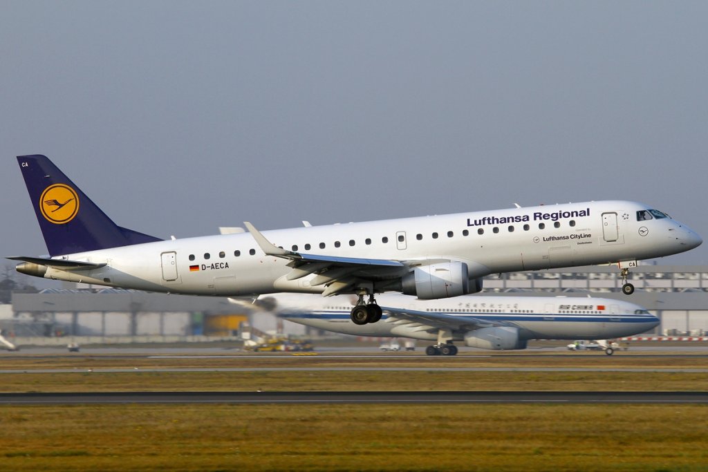 Embraer_ERJ-190-100LR_190LR,_Lufthansa_Regional_(Lufthansa_CityLine)_AN2019261