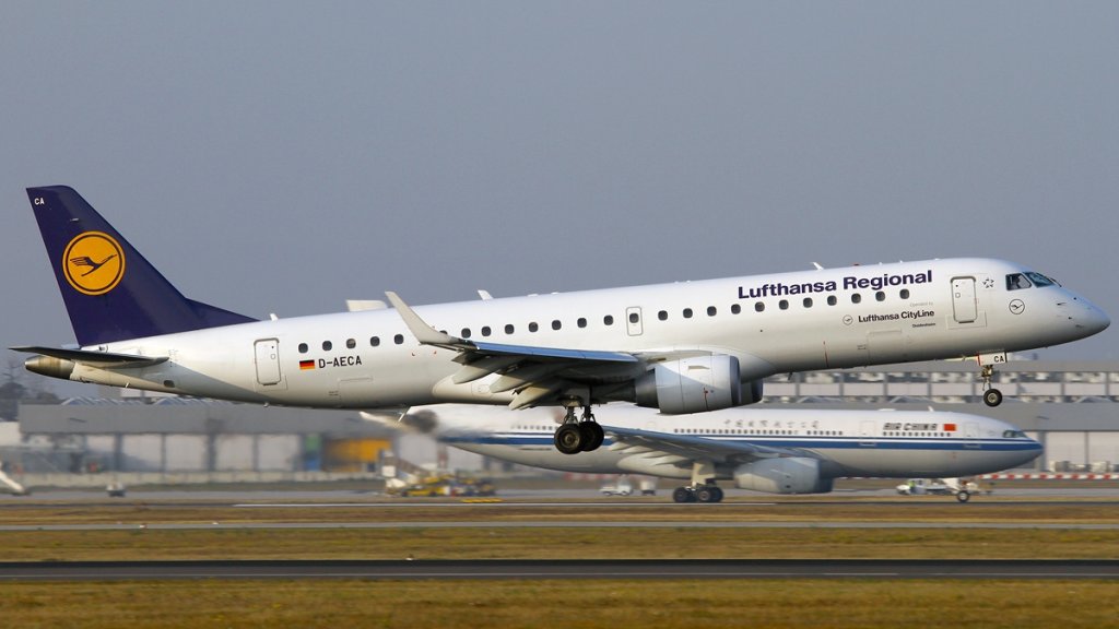 Embraer_ERJ-190-100LR_190LR,_Lufthansa_Regional_(Lufthansa_CityLine)_AN2019261