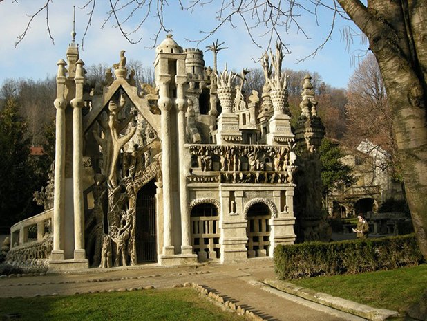 Идеалният дворец на Фердинанд Шевал, Франция