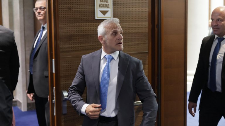 Предстои ново съчетание - на депутатска скамейка.