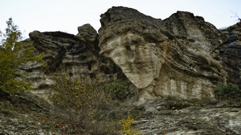 Още преди хиляди години древните траки са се установили в землището на селото, изграждайки тук част от своите скални светилища.