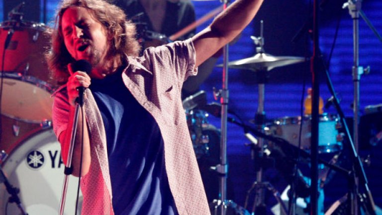 Pearl Jam винаги са се забавлявали на сцената, но хубавото е, че върнаха този дух и при студийната работа