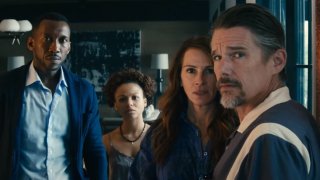 Leave The World Behind: Джулия Робъртс и Итън Хоук се борят срещу разбунтували се машини