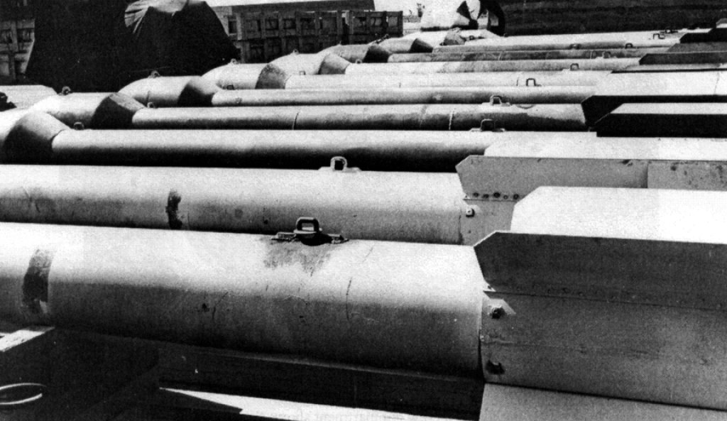 Thin_man_bomb_casings