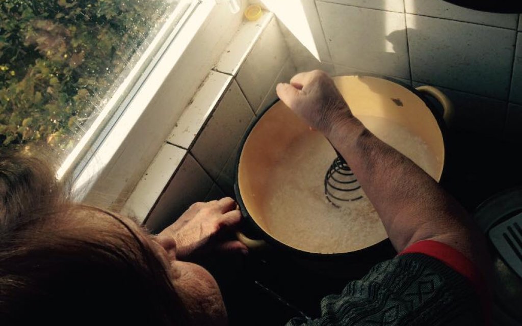 Вкусът на млякото с ориз в дома за дементни хора е друг, споделя Рене Карабаш