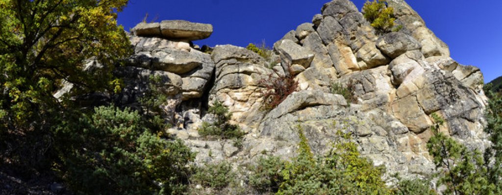 Ридът Илиница, в който се намира пещерата, все още не е изцяло проучен, а в околностите му са скрити още много тайнствени останки от тракийско време.
