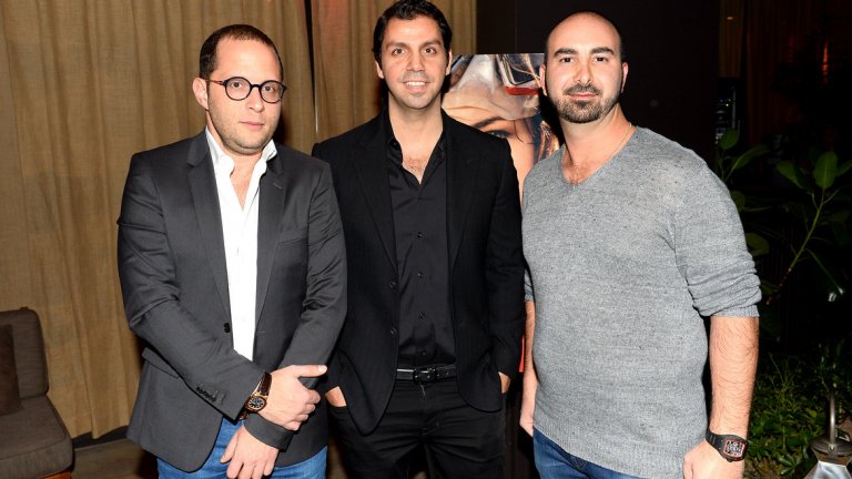 Ротъм Роузън (в ляво) и Алек Сапир (в дясно) заедно с бизнесмена Баран Сюзер по време на Седмицата на модата в Ню Йорк, 2016-а.