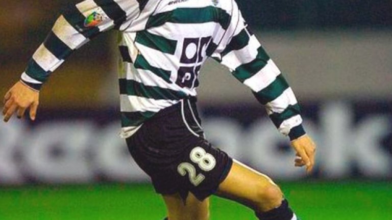Роналдо отбеляза първия си гол за Спортинг само на 17 години на 7 октомври 2002-ра.