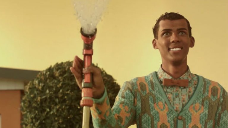 Stromae нарича своите песни „странни малки уроци", в които обхваща теми като мира, насилието и тишината